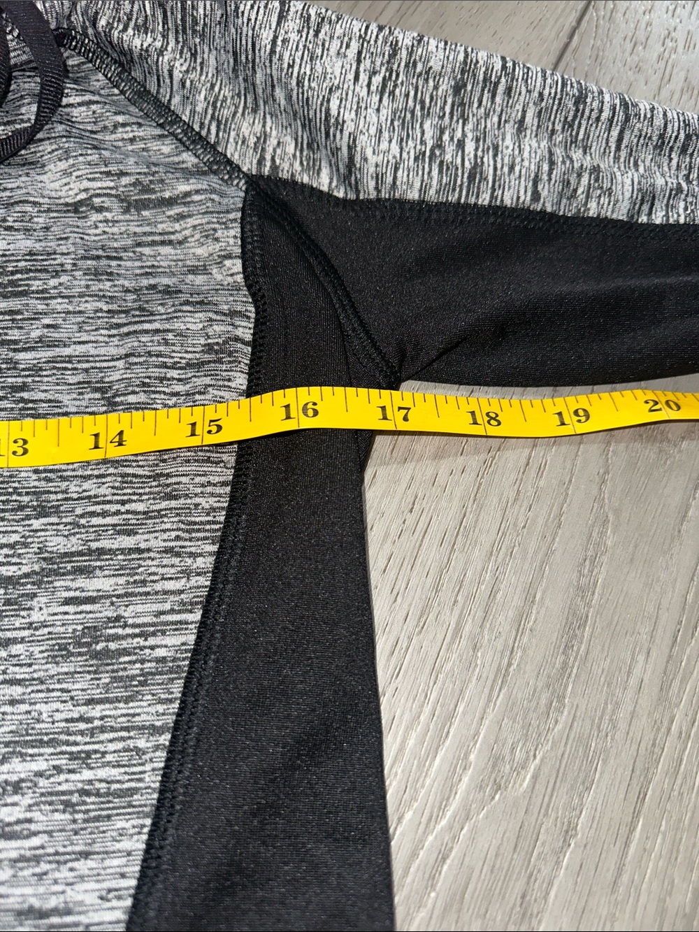 Eddie Bauer motion Heather Gray & Black Turtleneck Performance Top size small - Picture 6 of 9
